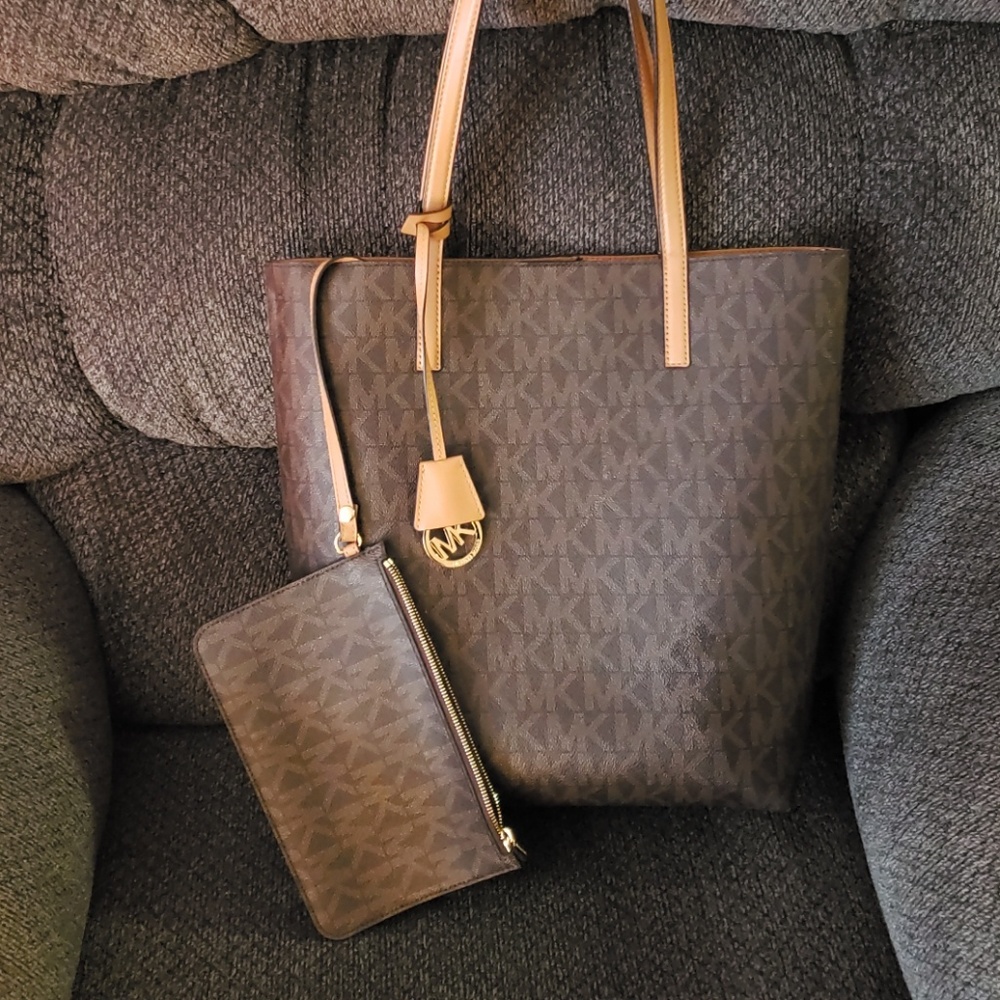 Micheal Kors Purse